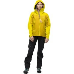 Norrona Chaqueta Mujer - Falketind Gore-Tex - Blazing Yellow/Sulphur -Norrona norrona falketind gore tex jacket women blazing yellow sulphur model 1 1399477