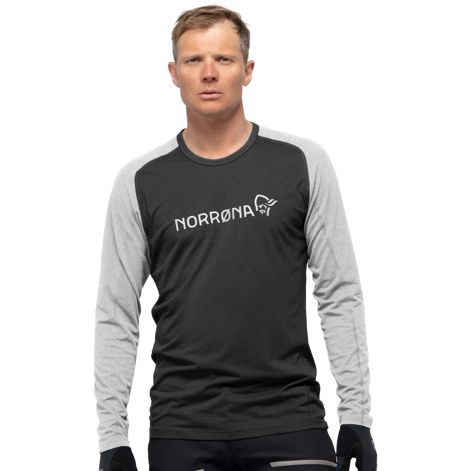 Norrona Camiseta De Manga Larga Hombre - Fjørå Equaliser Lightweight - Caviar/Castor Grey 1 Norrona Camiseta De Manga Larga Hombre - Fjørå Equaliser Lightweight - Caviar/Castor Grey