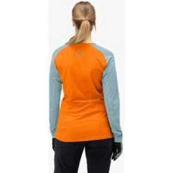 Norrona Camiseta De Manga Larga Mujer - Fjørå Equaliser Lightweight - Orange Popsicle/Tourmaline 9 Norrona Camiseta De Manga Larga Mujer - Fjørå Equaliser Lightweight - Orange Popsicle/Tourmaline -Norrona norrona fjora equaliser lightweight long sleeve shirt women orange popsicle tourmaline 5 1126768