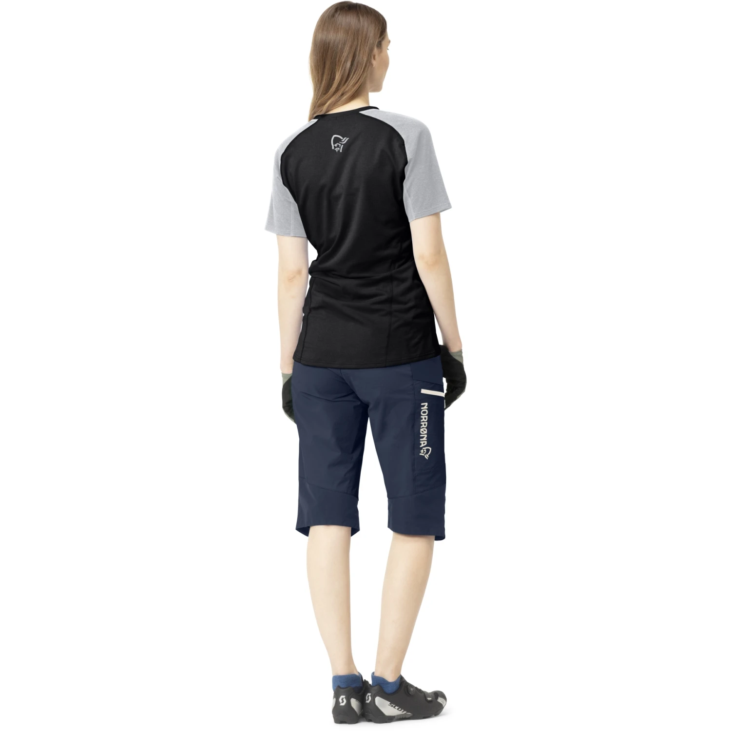 Norrona Camiseta Mujer - Fjørå Equaliser Lightweight - Caviar/Light Grey 5 Norrona Camiseta Mujer - Fjørå Equaliser Lightweight - Caviar/Light Grey - Imagen 5