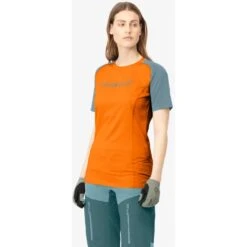 Norrona Camiseta Mujer - Fjørå Equaliser Lightweight - Orange Popsicle/Tourmaline -Norrona norrona fjora equaliser lightweight t shirt women orange popsicle tourmaline 4 1126792