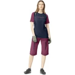 Norrona Camiseta Mujer - Fjørå Equaliser Lightweight - Violet Quartz/Indigo Night -Norrona norrona fjora equaliser lightweight t shirt women violet quartz indigo night model 1 1399599