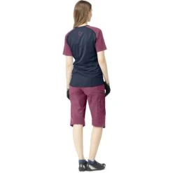 Norrona Camiseta Mujer - Fjørå Equaliser Lightweight - Violet Quartz/Indigo Night -Norrona norrona fjora equaliser lightweight t shirt women violet quartz indigo night model 2 1399600