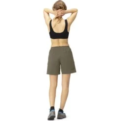 Norrona Pantalones Cortos Mujer - Senja Flex1 8 Inch - Olive Night -Norrona norrona senja flex1 8 inch shorts women olive night model 2 1399939